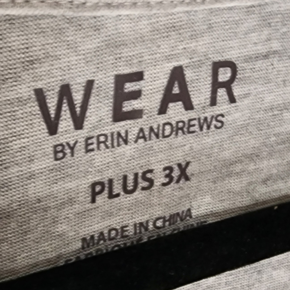 Michigan State Spartans Wear by Erin Andrews Women's Tee - Picture 5 of 6